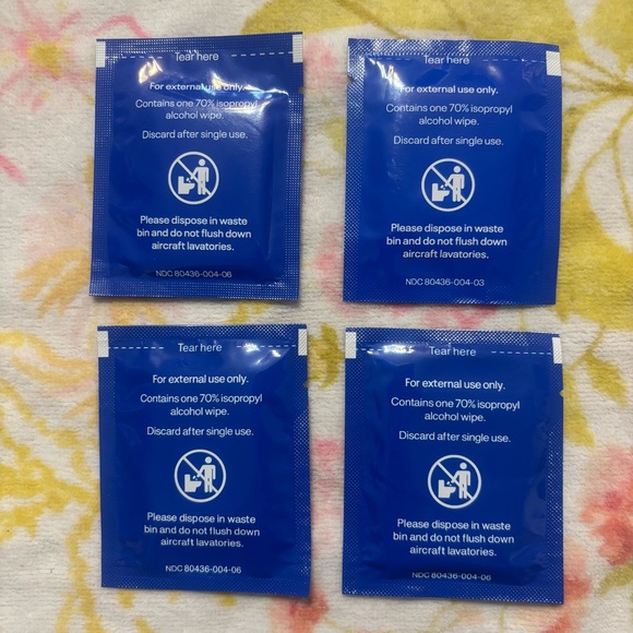 Sanitizer Bundle: Nine (9) sanitizing wipes and One (1) liquid - Picture 3 of 9